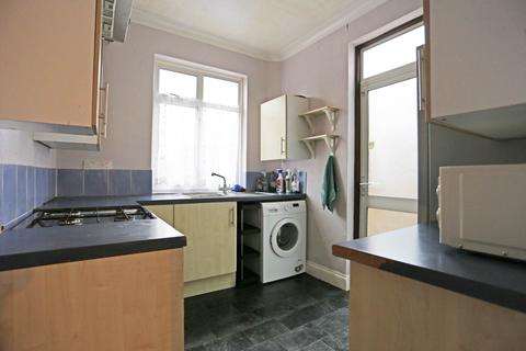 3 bedroom semi-detached house to rent, Whalebone Lane North, Chadwell Heath, Romford, RM6