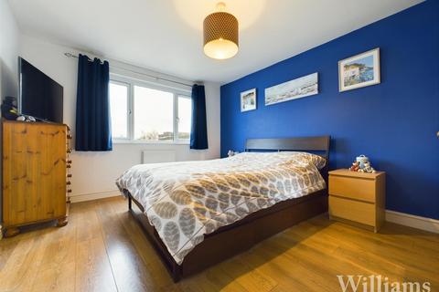 3 bedroom end of terrace house for sale, Rochester Place, Aylesbury HP19