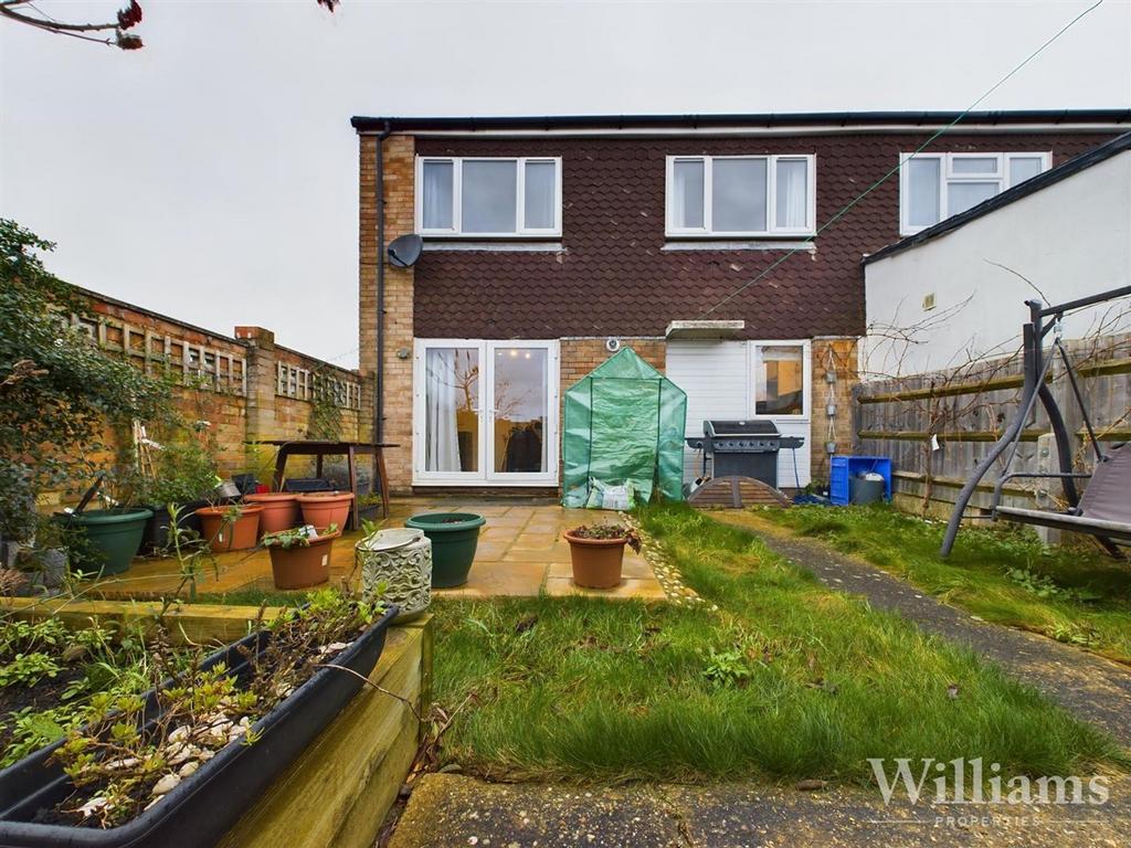CAM04950 G0-PR0012-STILL019.jpg