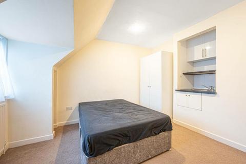 Studio to rent, Falloden Way,  Hampstead Garden Suburb,  NW11