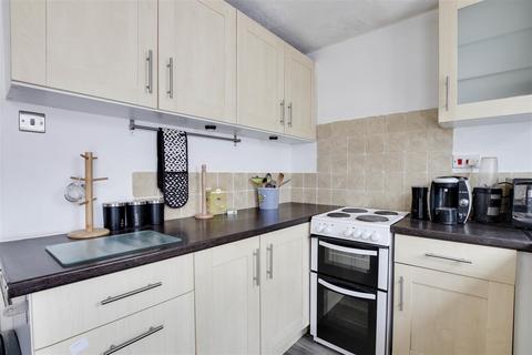 2 bedroom townhouse to rent, Landmere Gardens, Mapperley NG3