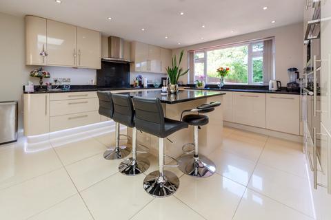 5 bedroom detached bungalow for sale, Williams Way, Radlett WD7