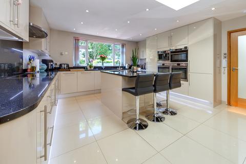 5 bedroom detached bungalow for sale, Williams Way, Radlett WD7