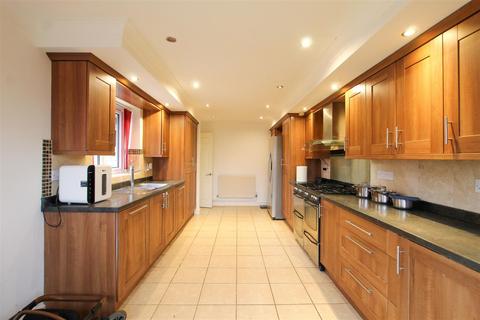 3 bedroom semi-detached house to rent, Babraham Road, Cambridge CB22