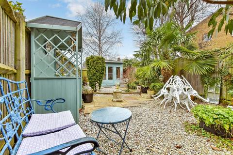 2 bedroom semi-detached house for sale, Ravenscourt Road, Deal, Kent