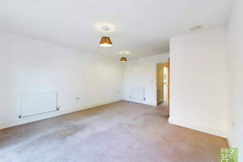 2 bedroom terraced house to rent, Kenley Place, Farnborough, Hampshire, GU14