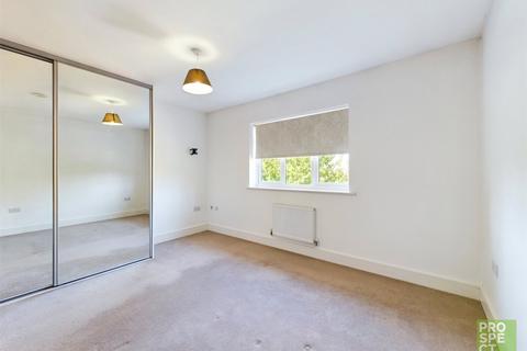 2 bedroom terraced house to rent, Kenley Place, Farnborough, Hampshire, GU14