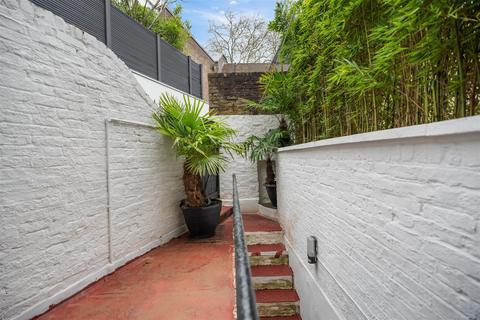 3 bedroom apartment to rent, Branch Hill, Hampstead, London, NW3