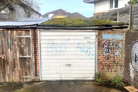 Garage for sale, Garage 18 Woodside Close, Rainham, RM13 9PB