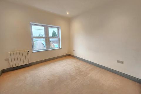 3 bedroom maisonette to rent, Byfleet, Surrey, KT14