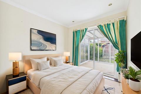 24 Cave Crescent, Cottingham, HU16 5LA