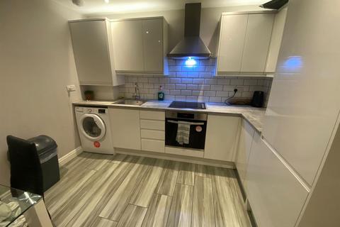 3 bedroom property to rent, Angles Road, London