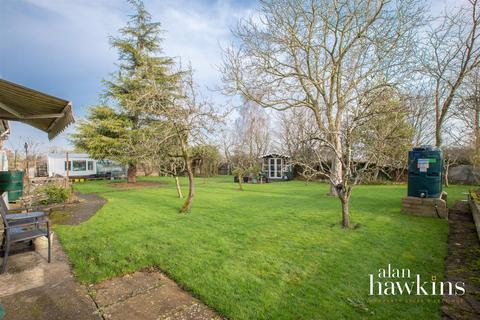 3 bedroom detached bungalow for sale, Farthing Lane, Lyneham SN15 4