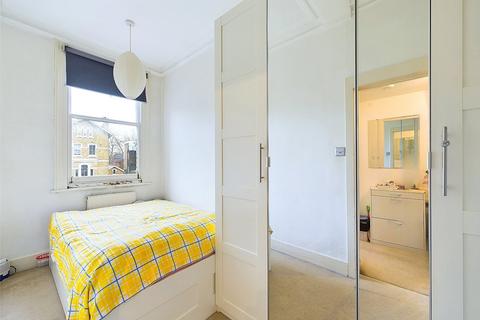 2 bedroom apartment to rent, St Margarets Road, St Margarets