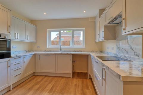 4 bedroom detached house for sale, Point Clear, Point Clear CO16