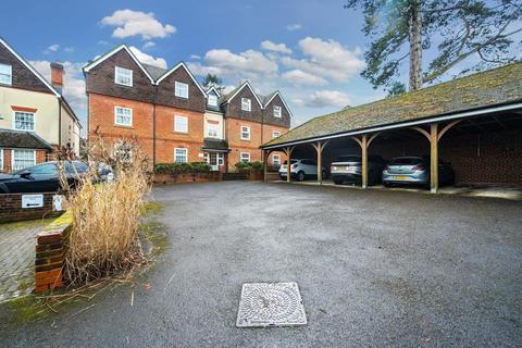 2 bedroom flat for sale, Newbury,  Berkshire,  RG14