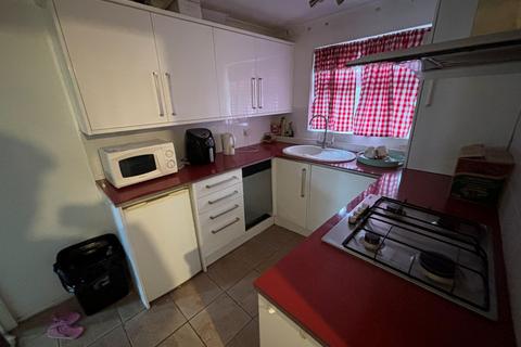 1 bedroom flat to rent, Newnham Street, Chatham, ME4