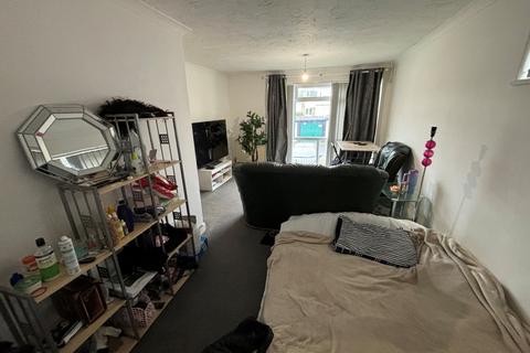 1 bedroom flat to rent, Newnham Street, Chatham, ME4