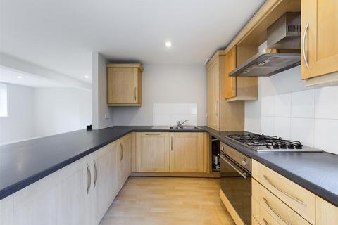 2 bedroom mews to rent, Tapton Mount Close, Sheffield