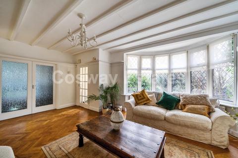 4 bedroom semi-detached house for sale, Copthall Gardens, Mill Hill, NW7