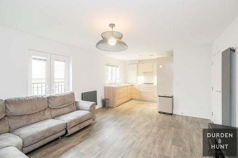 2 bedroom apartment to rent, Alderwood Terrace, Chigwell, IG7