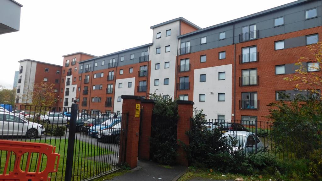Available 2 bed flat for sale in Salford M5