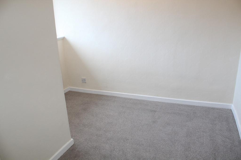 L - Shaped Bedroom 3