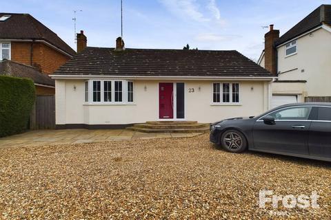 3 bedroom bungalow for sale, Wharf Road, Wraysbury, Berkshire, TW19