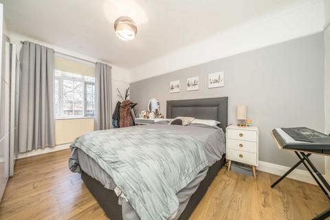 3 bedroom flat for sale, Birkenhead Avenue, Kingston Upon Thames KT2