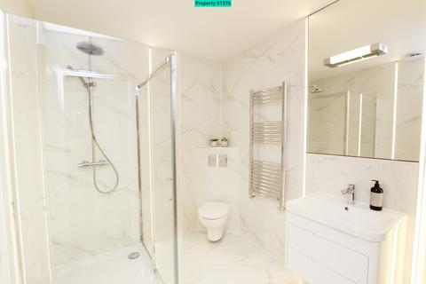 2 bedroom flat to rent, Branksome Road, London, SW2