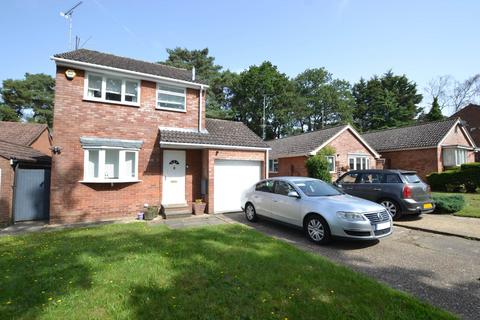 3 bedroom detached house for sale, Wellington Avenue, Bordon GU35