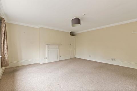 Studio to rent, Grimston Avenue, Folkestone, CT20