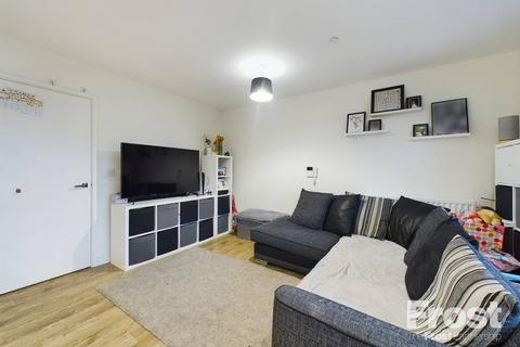 2 bedroom apartment for sale, New Road, Feltham, TW14