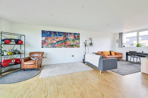 3 bedroom flat to rent, Danson Mews, Elephant and Castle, LONDON, SE17