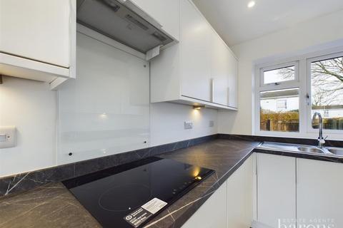 331 Abbey Road, Popley, Basingstoke, RG24 9EH
