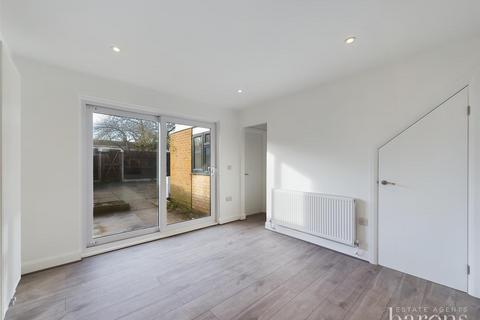 331 Abbey Road, Popley, Basingstoke, RG24 9EH