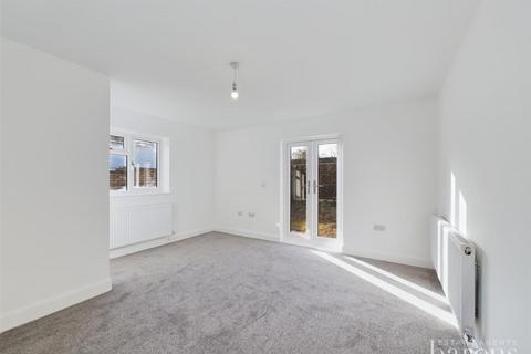 331 Abbey Road, Popley, Basingstoke, RG24 9EH