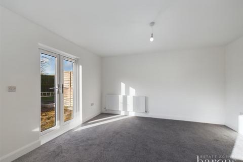 331 Abbey Road, Popley, Basingstoke, RG24 9EH