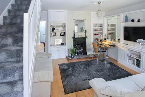 2 bedroom house for sale, High Street, Ongar