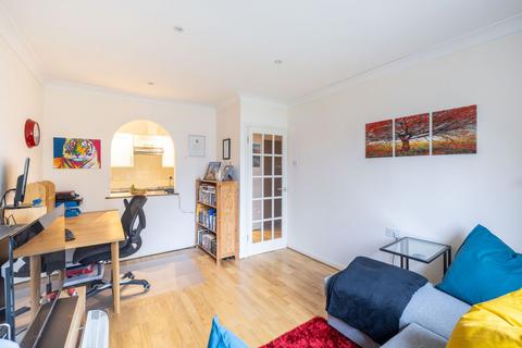 1 bedroom flat for sale, Nutfield Close, Carshalton, SM5