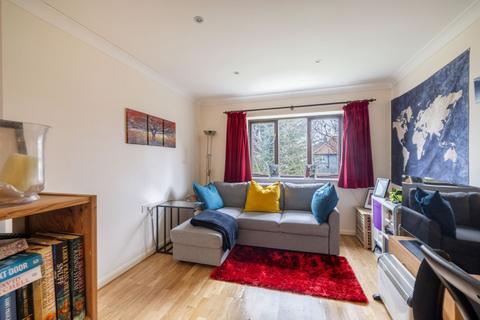 1 bedroom flat for sale, Nutfield Close, Carshalton, SM5