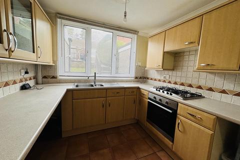 3 bedroom house to rent, Tredegar Park View, Newport,