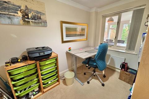 34 Camelot Way, Northampton, NN5 4BG