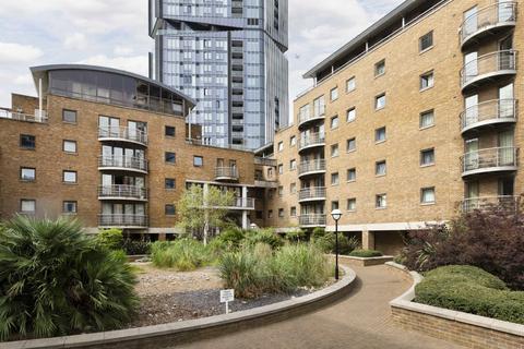 2 bedroom flat to rent, Meridian Place, London E14