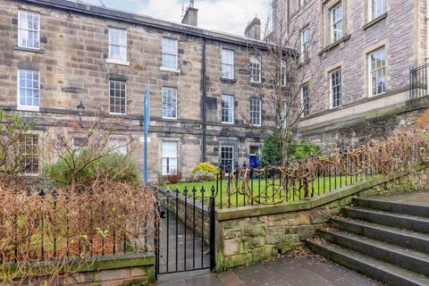 2 bedroom flat to rent, Brown's Place, Old Town, Edinburgh