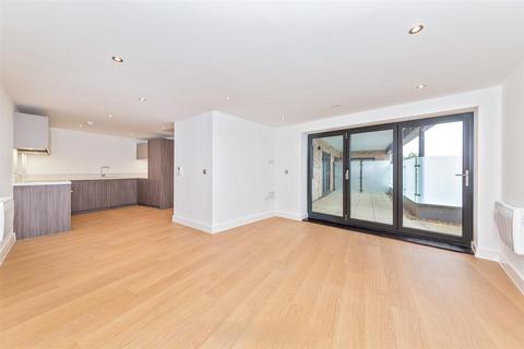 2 bedroom apartment to rent, Chingford Mount Road, London E4