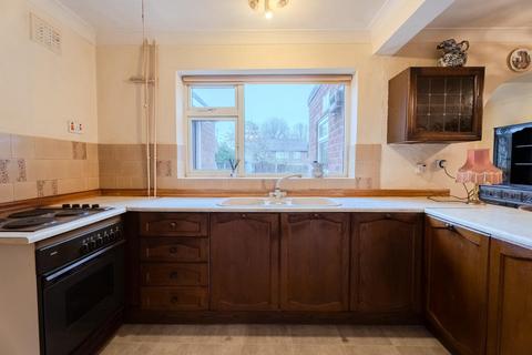 3 bedroom semi-detached house for sale, Kipling Avenue, Bilston