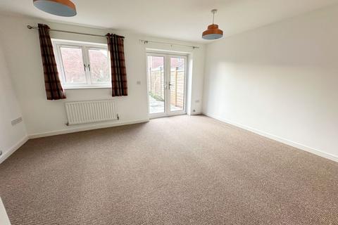 3 bedroom end of terrace house to rent, Warren Farm, Bedford MK44