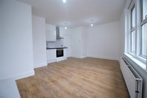 Studio to rent, St Albans Road, Watford WD24