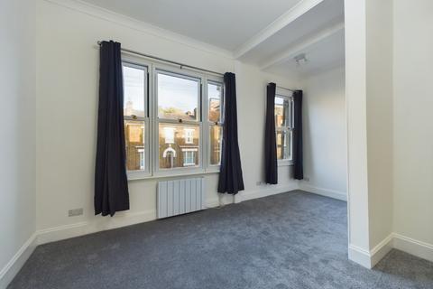 Studio to rent, Ravensbourne Road, Bromley, Kent, BR1